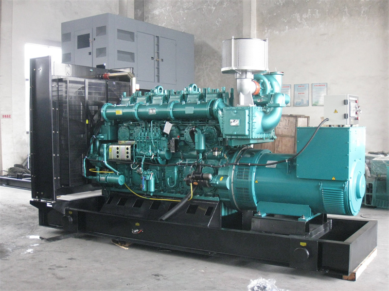 施秉200KW 柴油发电机的油耗是多少?