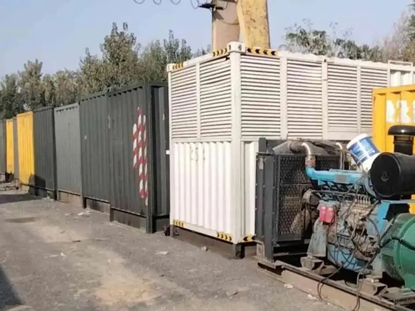 施秉200KW柴油发电机机组每小时油耗是多少？
